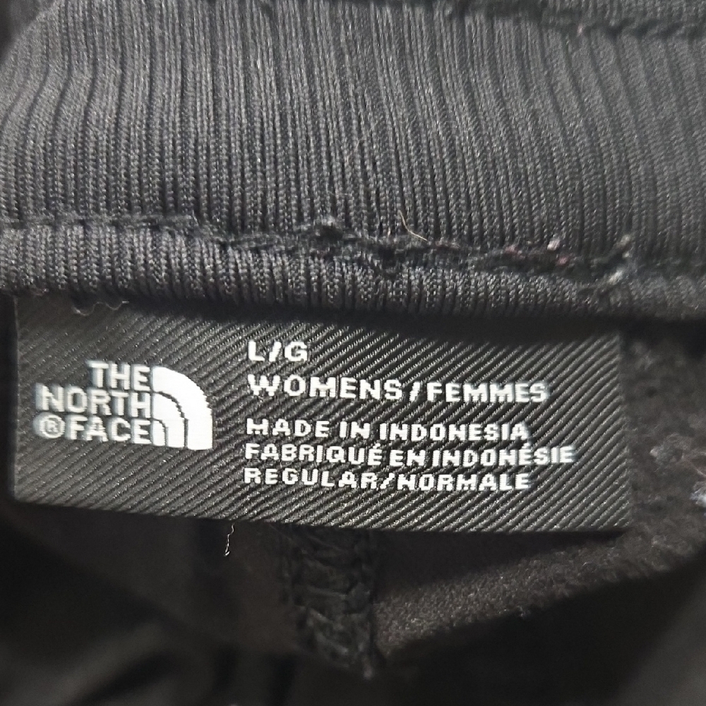 The North Face Women's Aphrodite 2.0 Crop Black Capri Track Pants - Picture 5 of 6